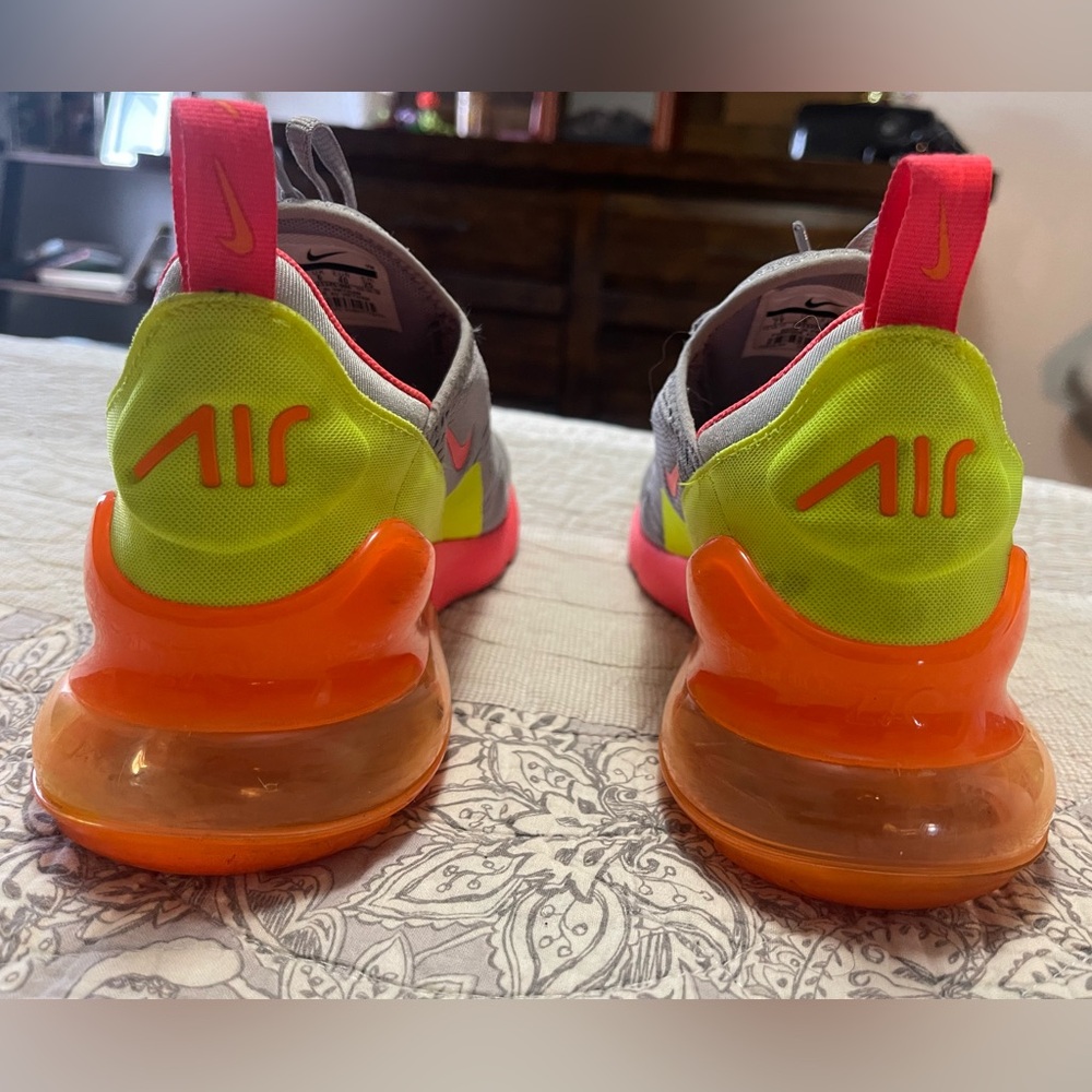 Woman’s Nike airmax 270 - Picture 6 of 6